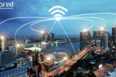 Enlaces de radioenlace y conexiones de respaldo por satélite para zonas sin fibra óptica